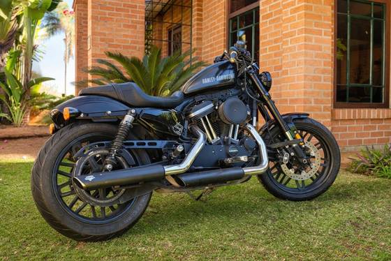 HARLEY-DAVIDSON SPORTSTER ROADSTER HARLEY-DAVIDSON SPORTSTER ROADSTER